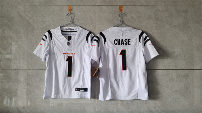 Women's White Cincinnati Bengals #1 Ja'Marr Chase F.U.S.E. Stitched Vapor Football Jersey(Run Small)